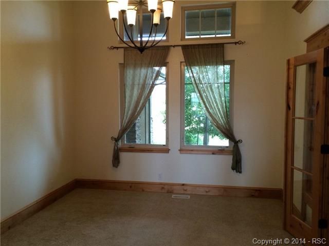 555 S Meredith Dr, Pueblo, CO 81007