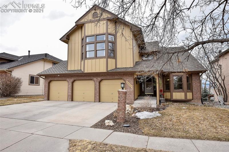 5550 Saddle Rock Rd, Colorado Springs, CO 80918