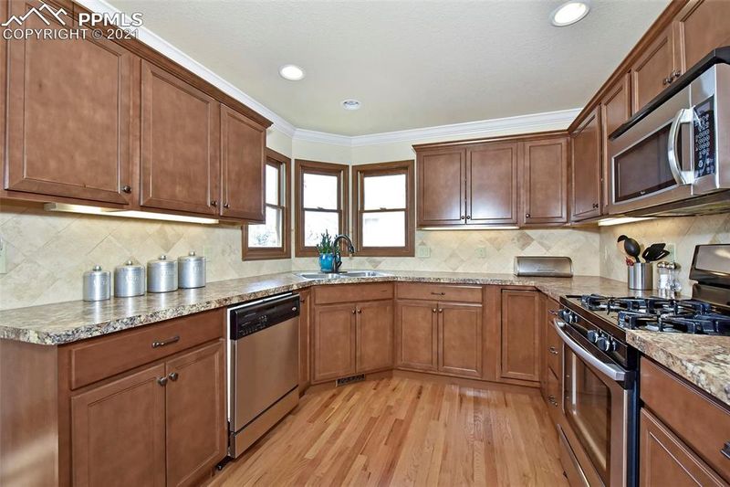 5550 Saddle Rock Rd, Colorado Springs, CO 80918