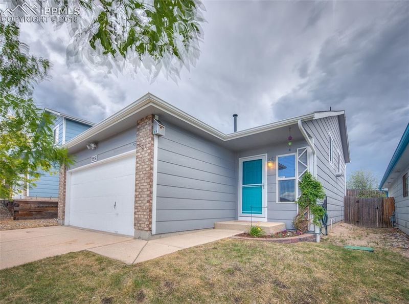 5551 Jennifer Ln, Colorado Springs, CO 80917