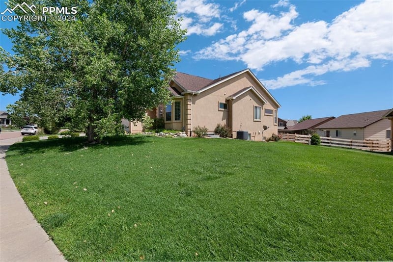 5554 Barnstormers Ave, Colorado Springs, CO 80911