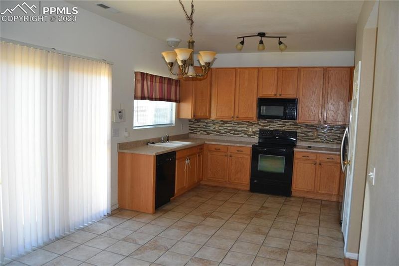 556 Prairie Star Cir, Colorado Springs, CO 80916