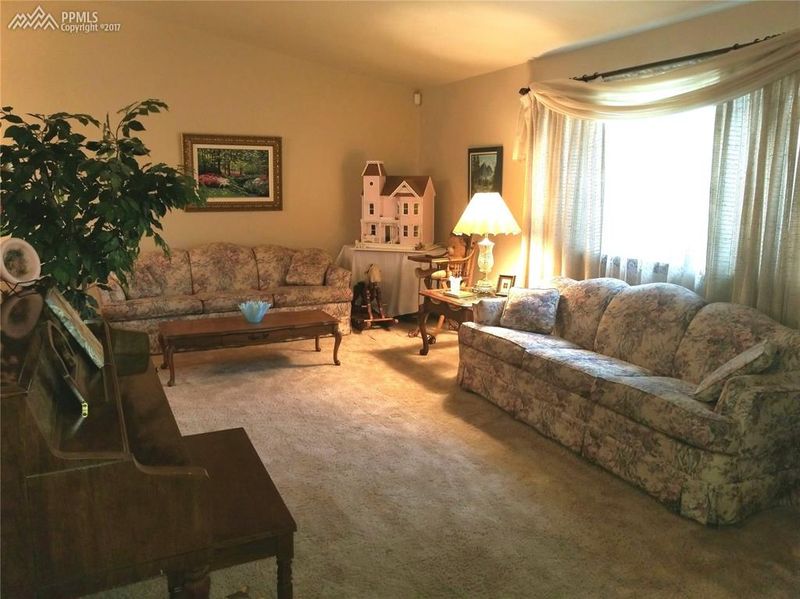 5565 Whimsical Dr, Colorado Springs, CO 80917