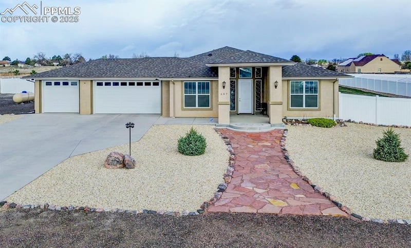 557 S Archdale Dr, Pueblo, CO 81007