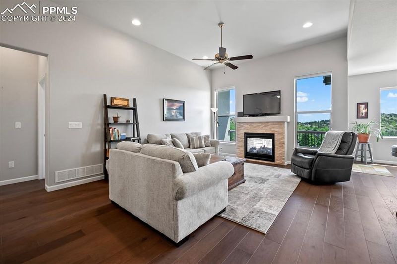 5571 Silverstone Ter, Colorado Springs, CO 80919
