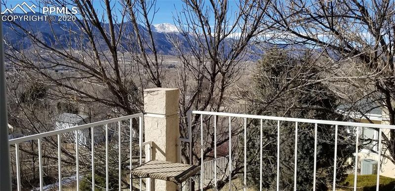 558 Observatory Dr, Colorado Springs, CO 80904