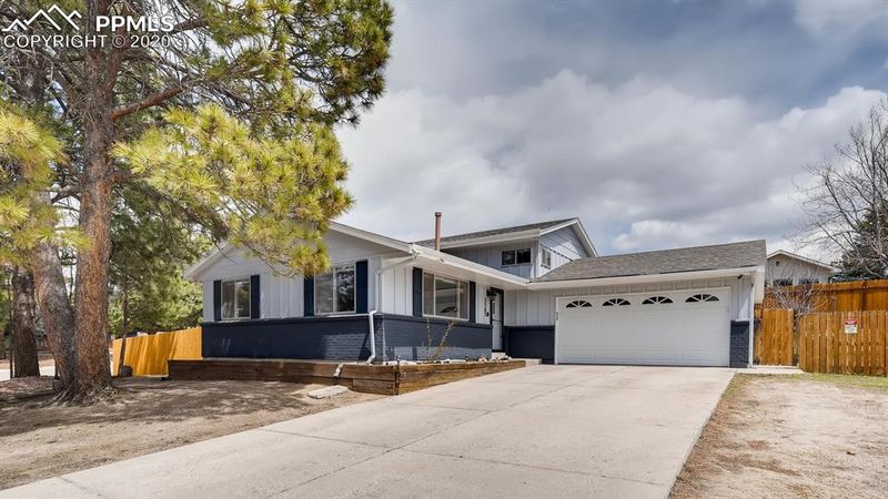 5585 Galena Dr, Colorado Springs, CO 80918