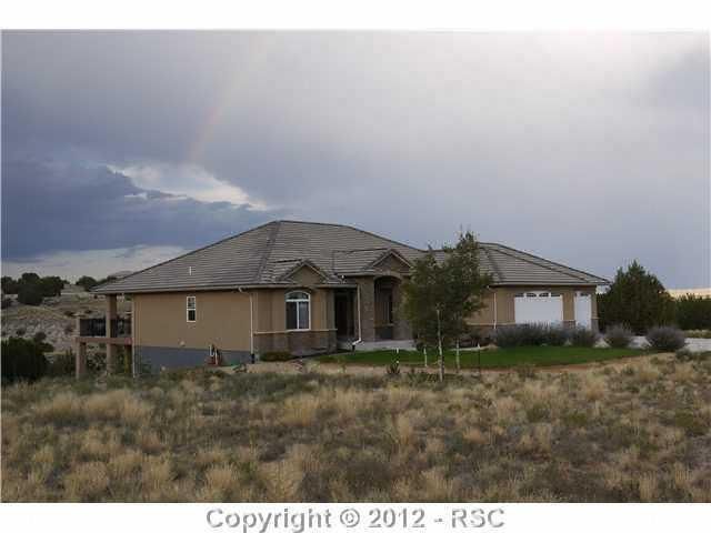 5601 River View Ln, Pueblo, CO 81004