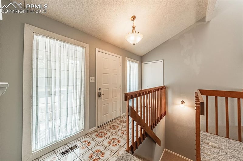 5612 Old Farm Cir, Colorado Springs, CO 80917