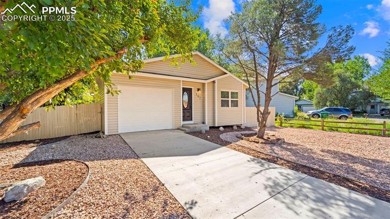 562 Blossom Field Rd, Fountain, CO 80817