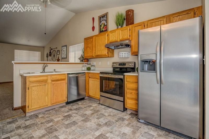 5640 Hawkesbury Dr, Colorado Springs, CO 80911