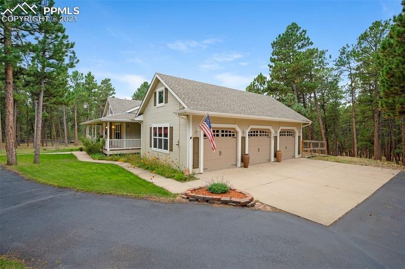 565 Powderhorn Dr, Monument, CO 80132