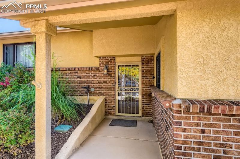5650 Escapardo Way, Colorado Springs, CO 80917