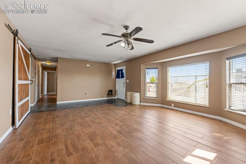 566 E Paradise Dr, Pueblo, CO 81007