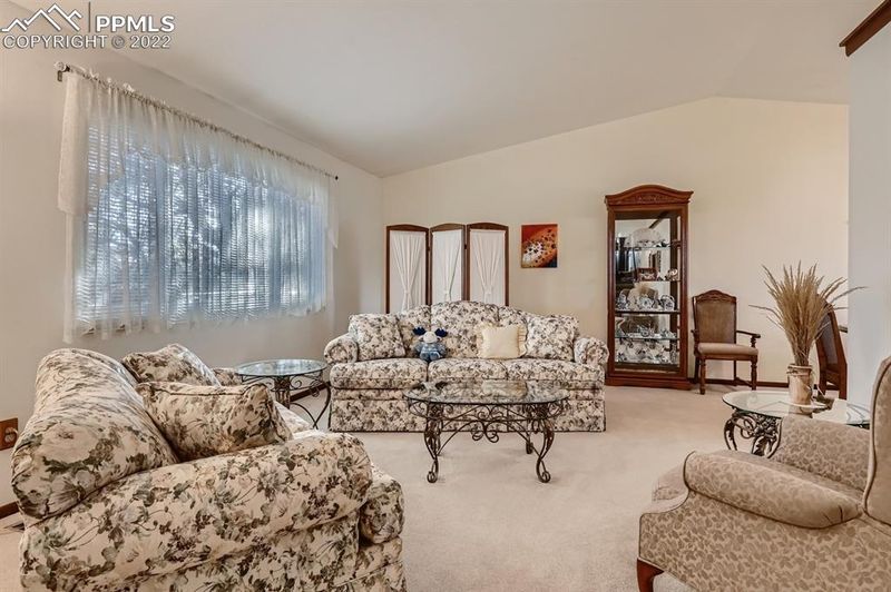 5660 Escapardo Way, Colorado Springs, CO 80917
