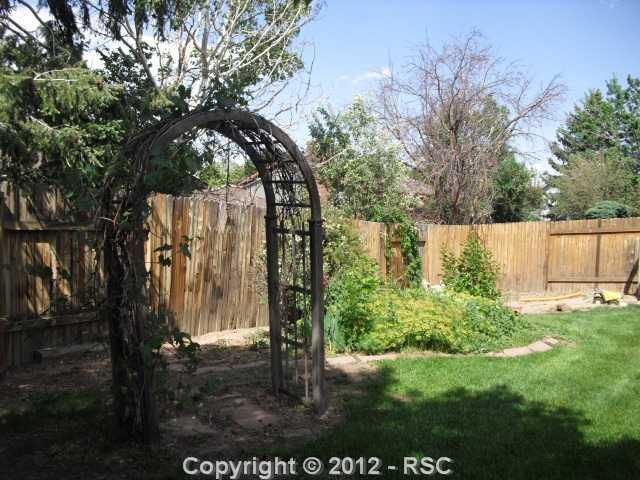 570 Red Cliff Rd, Colorado Springs, CO 80906