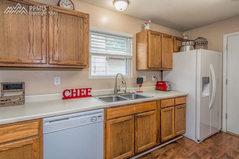 570 Upton Dr, Colorado Springs, CO 80911