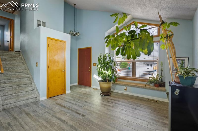 571 Upton Dr, Colorado Springs, CO 80911