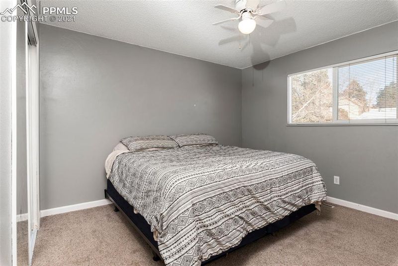 5720 Eldora Dr, Colorado Springs, CO 80918