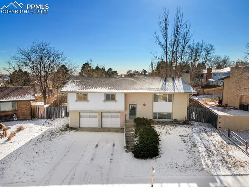 5725 Escapardo Way, Colorado Springs, CO 80917