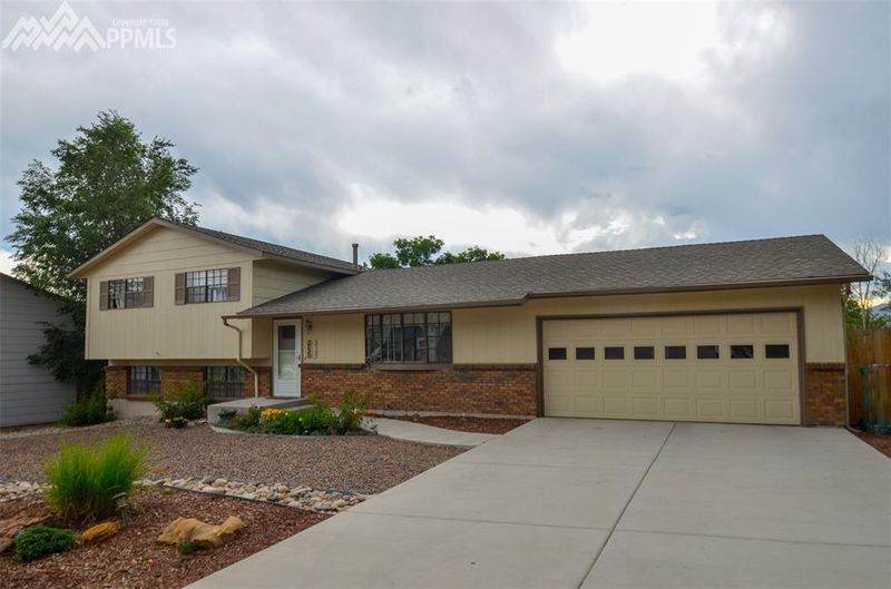 5730 Oslo Ct, Colorado Springs, CO 80918