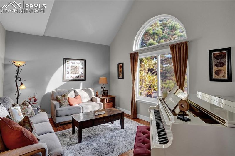 5740 Regal View Rd, Colorado Springs, CO 80919