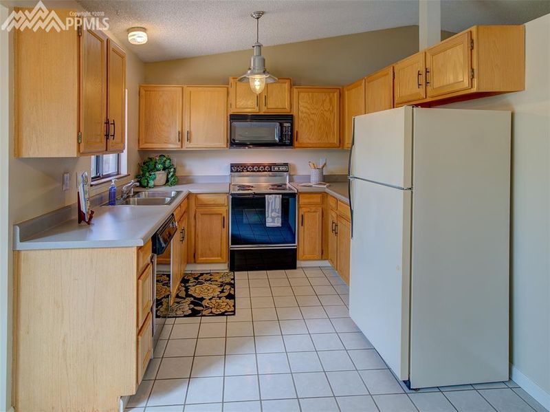5750 Bourke Dr, Colorado Springs, CO 80919