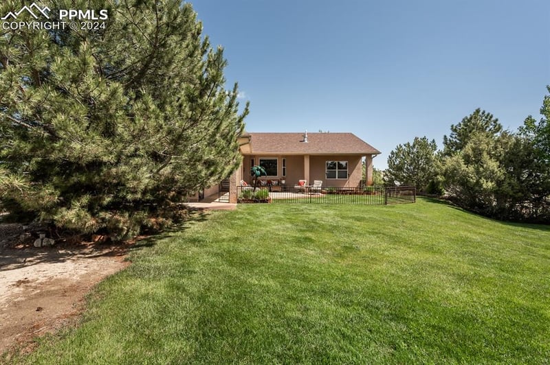 5750 St Charles River Dr, Pueblo, CO 81004
