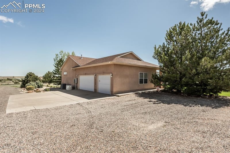 5750 St Charles River Dr, Pueblo, CO 81004