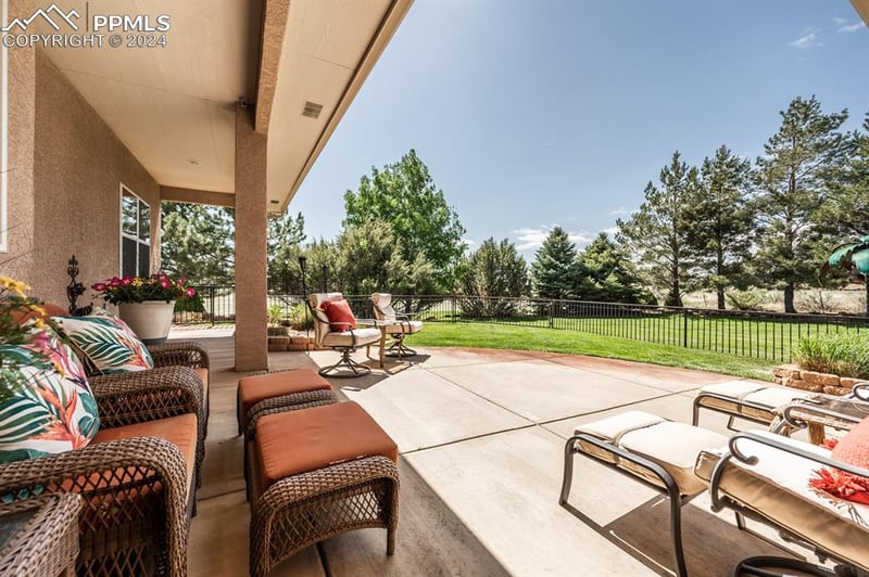 5750 St Charles River Dr, Pueblo, CO 81004