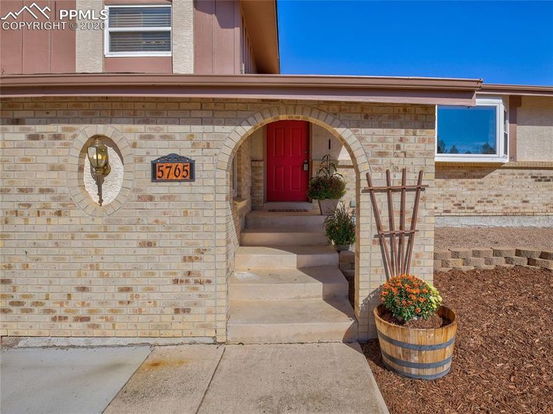5765 Escapardo Way, Colorado Springs, CO 80917