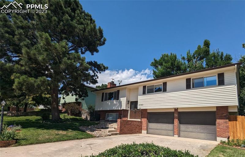 5785 Garmish Rd, Colorado Springs, CO 80918