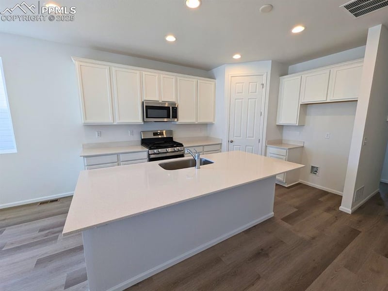 5785 Mammoth Ln, Colorado Springs, CO 80927