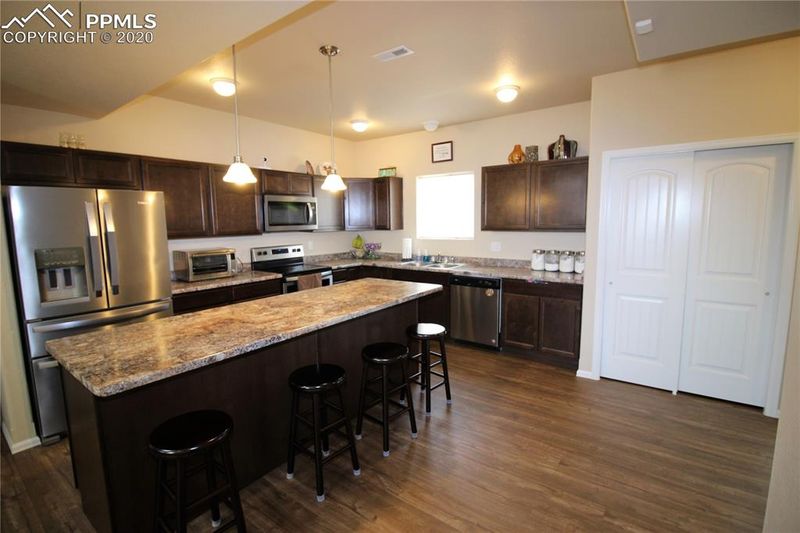 5807 Mark Twain Ln, Pueblo, CO 81008