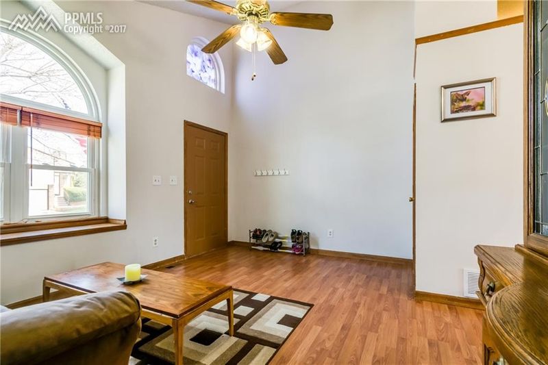 5812 Dutchess Dr, Colorado Springs, CO 80923