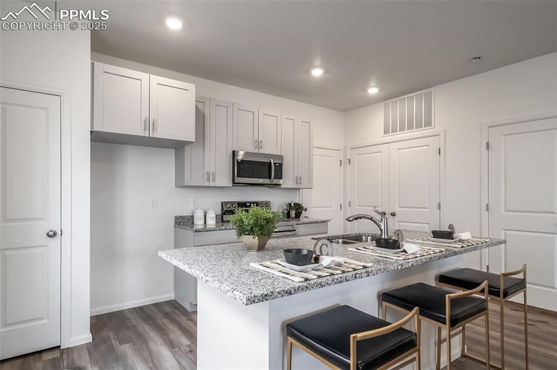 5837 Uptop Point, Colorado Springs, CO 80927