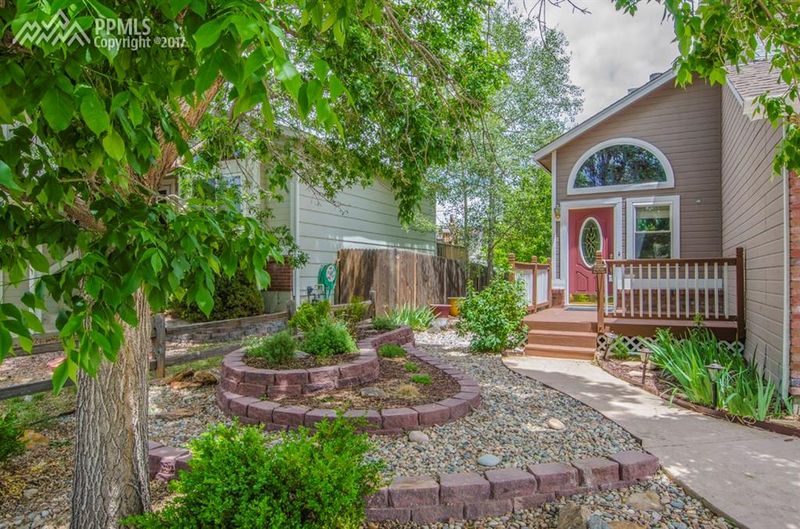 5845 Santana Dr, Colorado Springs, CO 80923