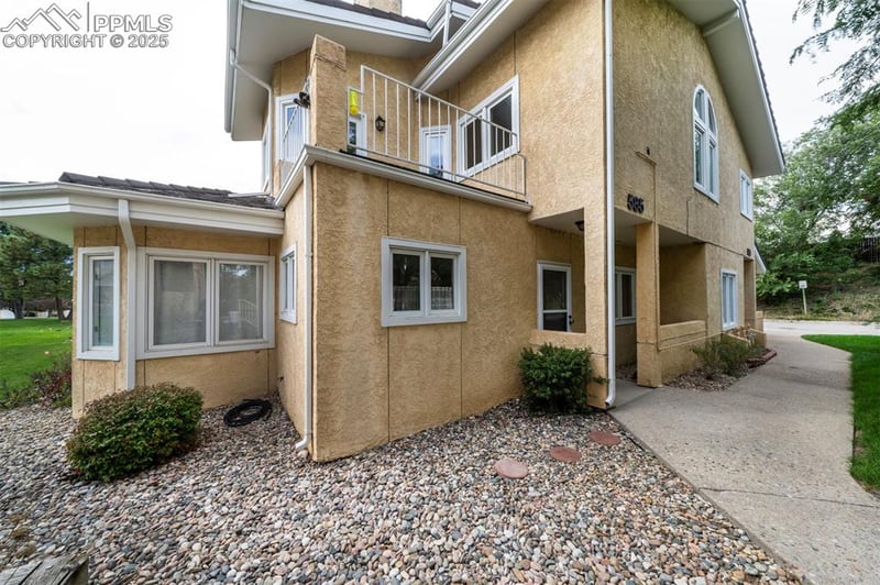 585 Observatory Dr, Colorado Springs, CO 80904