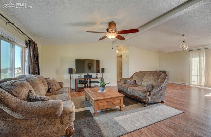 5850 Whipshaw Rd, Peyton, CO 80831