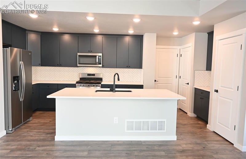 5852 Summer Dream Dr, Colorado Springs, CO 80923