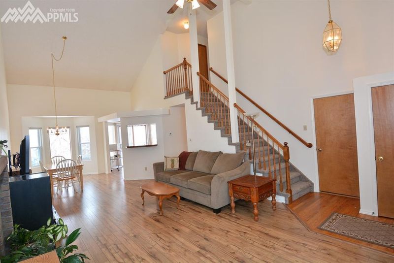 5855 Northwind Dr, Colorado Springs, CO 80918