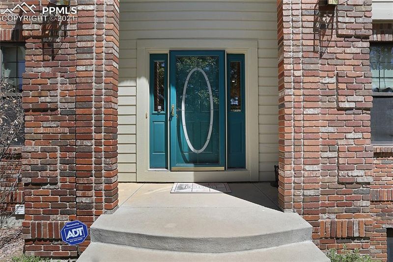 5860 Daltry Ln, Colorado Springs, CO 80906