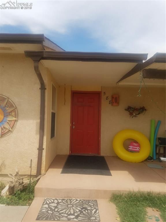 588 E St, Penrose, CO 81240
