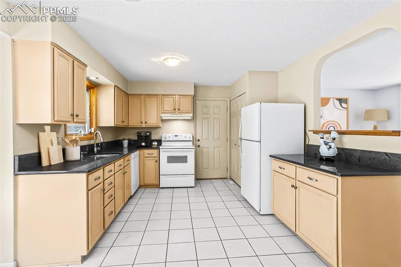 5888 Eldora Dr, Colorado Springs, CO 80918