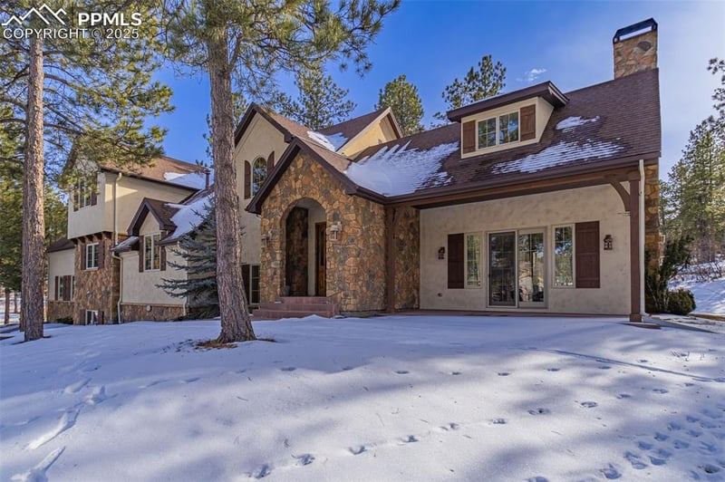 590 Cumberland Rd, Larkspur, CO 80118