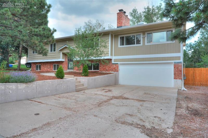 5905 Del Paz Dr, Colorado Springs, CO 80918