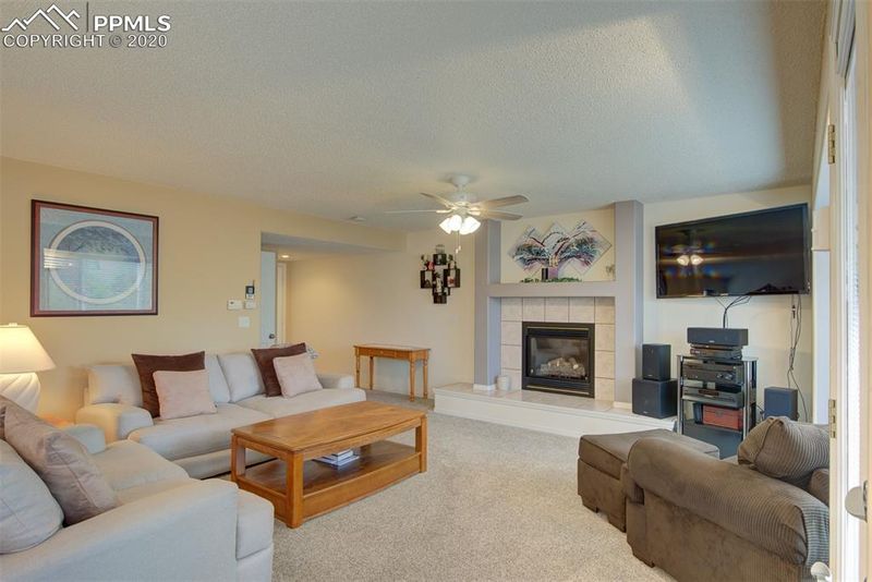 5910 Grapevine Dr, Colorado Springs, CO 80923
