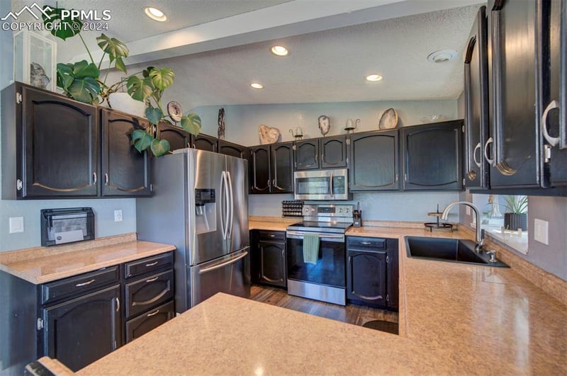 5910 Topview Ct, Colorado Springs, CO 80918