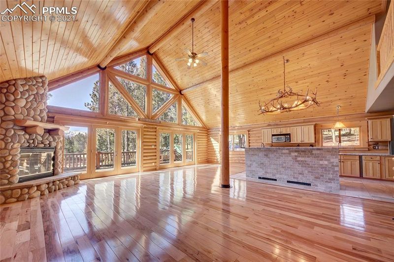 594 Pinecrest Rd, Woodland Park, CO 80863