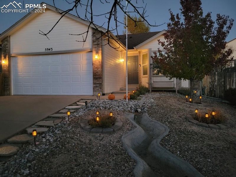 5943 Pioneer Mesa Dr, Colorado Springs, CO 80923